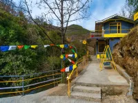 The Hosteller Mussoorie by the Streamside, Kempty Hotels near Jharipani Waterfall