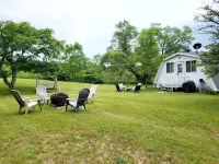 One Bedroom Loft Apartment - five minutes to Crystal Mt resort * Pet friendly Hotels in Copemish