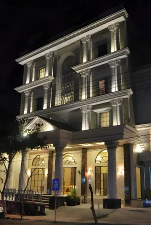 Apple Green Hotel Отели в г. Бату