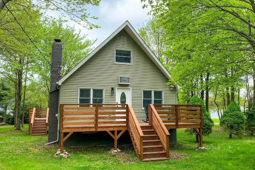 Pet-Friendly Long Pond Abode Near Lakes and Resorts! - spa