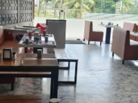 hotel white palace Hotels in Mandya