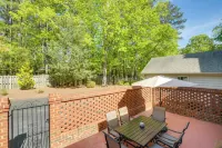 North Raleigh Vacation Rental ~ 8 Mi to Downtown! Các khách sạn ở House Creek