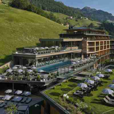 Das Edelweiss - Salzburg Mountain Resort Hotel Exterior