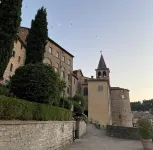 Detached Cottage with Swimming Pool - Wifi