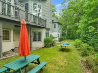 Fancy Poconos Castle & Indoor MEGA 10+ Hot Tub - Villas