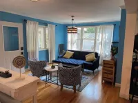Webster Cottage - 1 minute walk to beach!