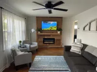 Charming 3-bedroom house in enchanting Arthur Hotels in Douglas County