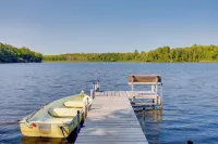 Cozy Lakefront Cabin w/ Indoor Gas Fireplace! - parking