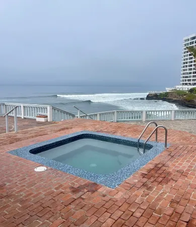 k38 Stunner! Surfer's Paradise - Incredible Views - Private Garage - Adults Only