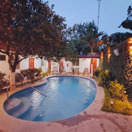 Hostal Clary Отели в г. Леон