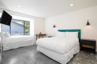 Quinta Blue by Avantstay Pool & Puttin Green, on the Golf Course! Hotels near Trader Joe's