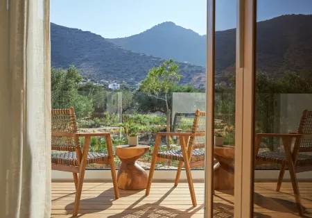 Villa Elounda Lion, 2 Pools, Hammam & Beach Access Отели рядом с достопримечательностью «Спиналонга»