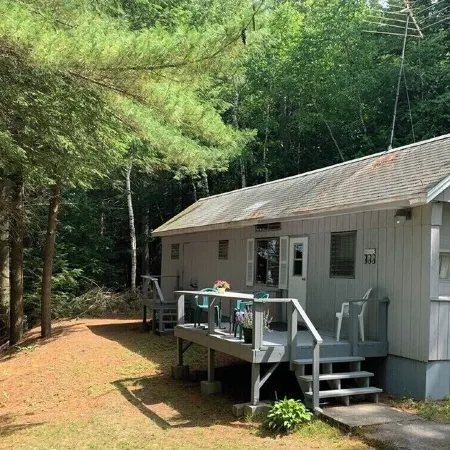 Cozy Messalonskee Lake Cabin – Dock, Kayaks & Family‑Friendly, Sleeps 5