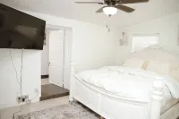 Cozy Villa Near Hard Rock Stadium