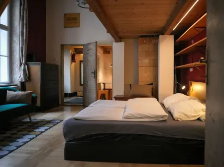 Charming studio with big shared terrace in the center of Kosice Отели рядом с достопримечательностью «Восточнословацкий музей»