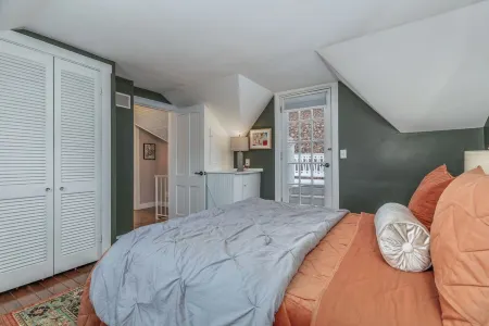 Historic Haven off the River Road