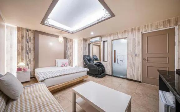 Handmade Accommodation Hotel Jena Seodaegu Station Branch Отели рядом с достопримечательностью «Электронный мир»