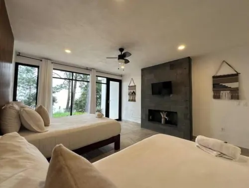 Casa Madera 1B -Doble habitación a la orilla de la Barranca los Jilgueros!