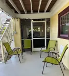 3-bedroom on water. Cable, WiFi, AC, Hot tub, Dock. Feb & March 2026 Available!!