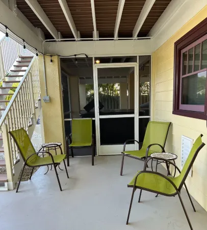 3-bedroom on water. Cable, WiFi, AC, Hot tub, Dock. Feb & March 2026 Available!! Отели рядом с достопримечательностью «Блу Хол»