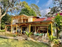Charming 4-bedroom house with lake&volcano view and lake access Santiago Atitlán 산티아고아티틀란 호텔