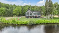 Villa du Lac Poulin waterfront
