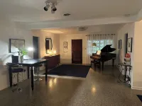 Quaint Key West Pool Bungalow