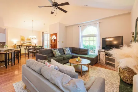 3-bedroom house in welcoming Cary with WiFi, AC. Enjoy your stay