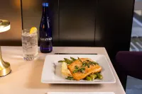 Embassy Suites by Hilton New York Manhattan Times Square - servizio colazione