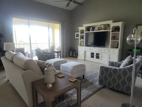 Newly available condo in much desired Grandezza community