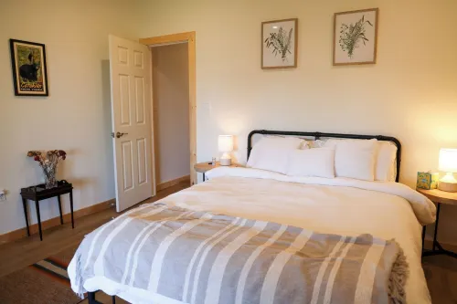 Modern 5BR Chalet in Tannersville w/ Huge Deck & Epic Views on 5 Private Acres