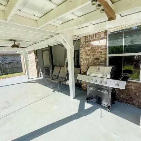 Charming 3-bedroom minutes from OWA