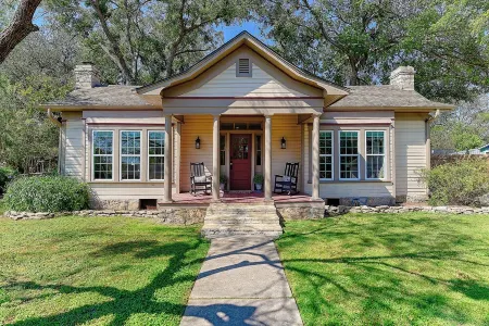 The Lazey Dazey Cottage, Dating back to 1884 in Hico, Texas