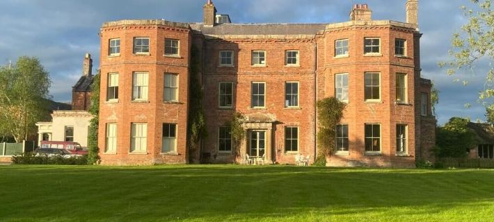Large, comfortable Manor House near Ludlow with ten en-suite bedrooms. Ludlow otelleri