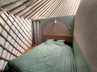 L'olivier is a magnificent yurt just a 10-minute walk from Pairi Daiza. فنادق في 