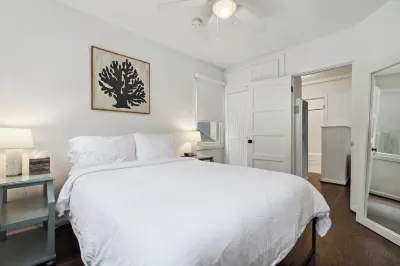 Malibu, Carbon Beach - Suite One Hotels near Pepperdine University