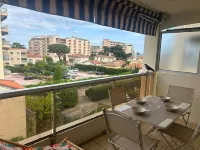 Cosy apartment 200m from the sea