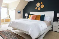 Abe's Hideaway - Arcade, Hot Tub, Home Theater - Quiet upscale neighborhood