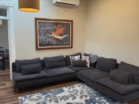 Charming Downtown Apartment with Bluff Views in Historic Decorah. โรงแรมในเดคอราห์