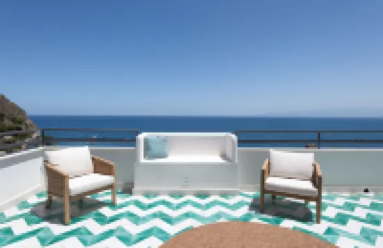 Sea Frame Design Apartments with Pool by Wonderful Italy