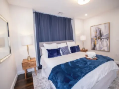 Boston 2 level luxury home, Free Parking, 5 mins to casino & 10 mins to airport Hoteles en Everett