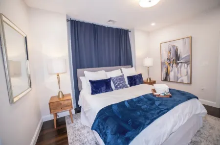 Boston 2 level luxury home, Free Parking, 5 mins to casino & 10 mins to airport