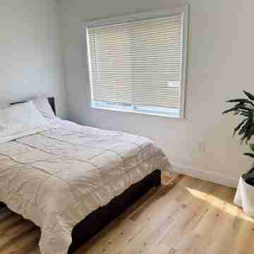 Gateway to DC - Charming 2-bdr apartment in the heart of Union Market Rooms