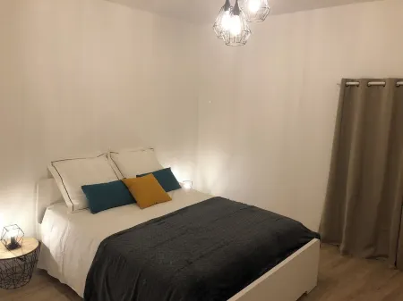 Village house Отели в г. Сен-Жан-де-Фо