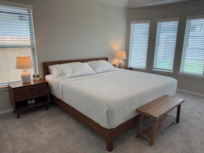 Brand new and fully furnished Devero附近的飯店