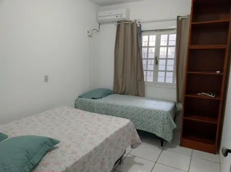Beach holiday home, São Francisco do Sul SC, Ubatuba/Enseada, accepts 1 pet.