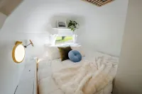 Unique Cozy Argosy Airstream with Hot-Tub, Very Private Hotels in Wayne Township