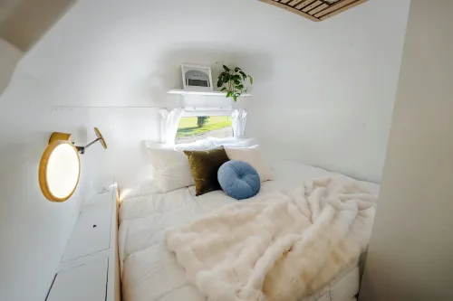 Unique Argosy Airstream Caravan w/hot tub