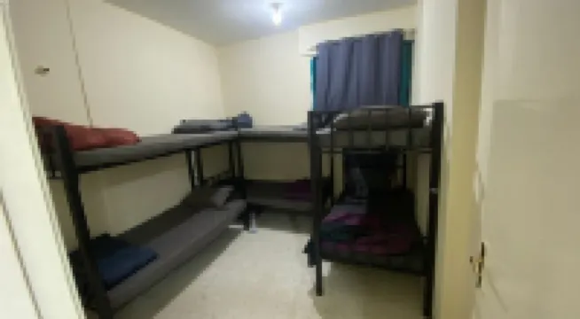 Cozy building in awesome Abu Dhabi with WiFi, AC Al Jaber Camp Mosque周辺のホテル