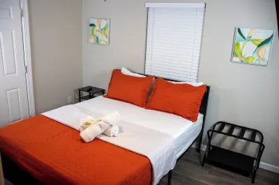 Charming 3-bedroom house in gorgeous Atlanta. Close to the airport Hotels near Hartsfield-Jackson Atlanta International Airport